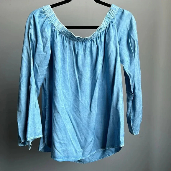 Style Envy Off the Shoulder Shirt | Chambray Shirt | Off the Shoulder | - Picture 6 of 7